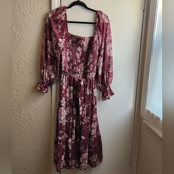 Luxology Dresses & Skirts - Luxuology- Floral Dress